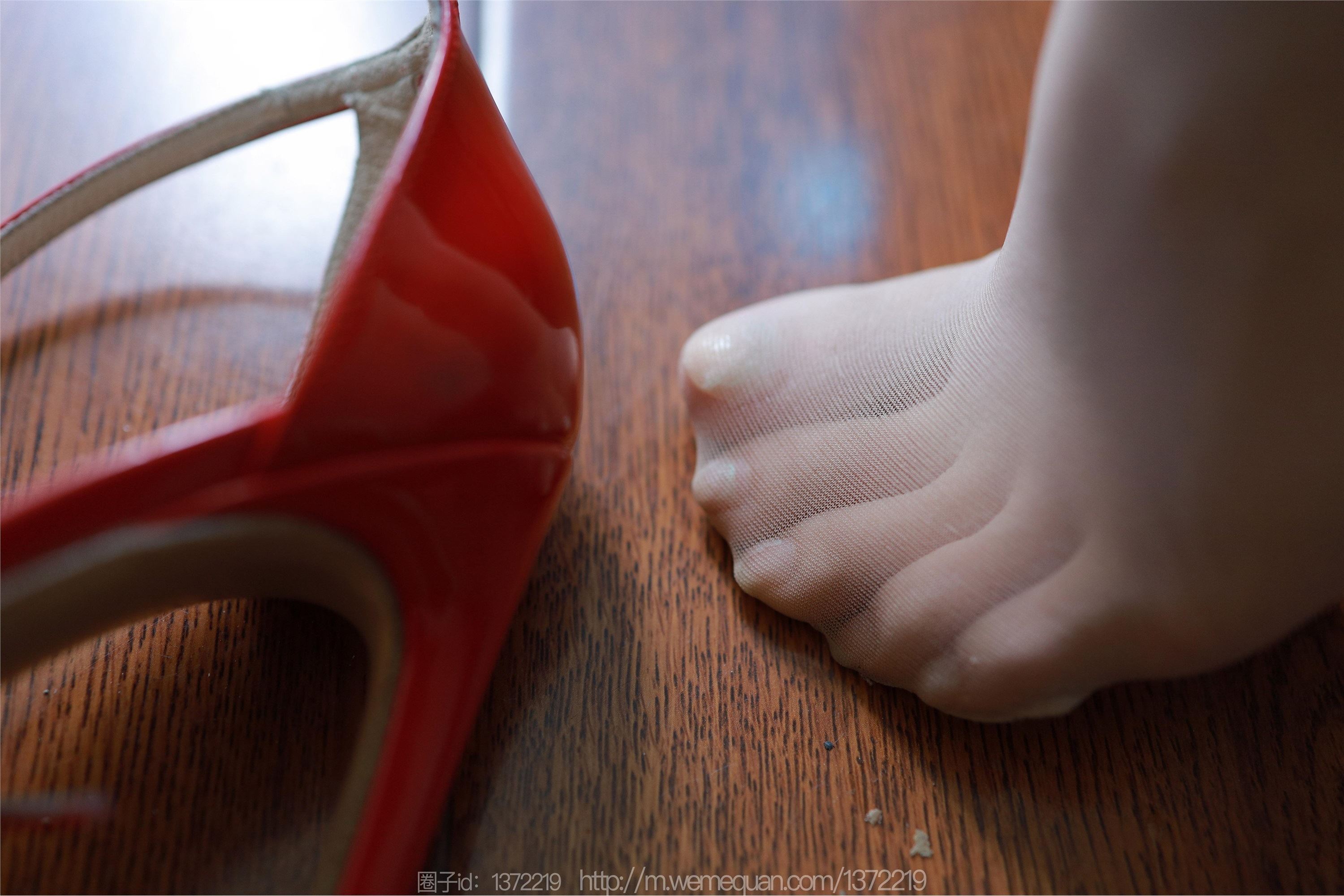 IESS异思趣向  2023.02.25 丝享家 1372 婉萍《红色包臀裙》